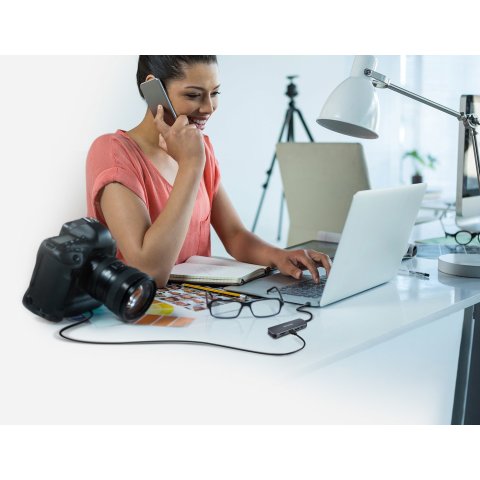 Hub Usb-c D-link Dub-2325 A 2xusb3.0 1xusb-c 1xlector Tarjetas
