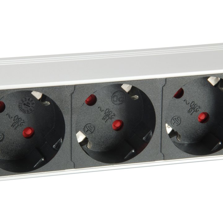 Regleta Alimentacion Rack 19" 1u 7 Tomas Con Interruptor Y Protector Sobretension