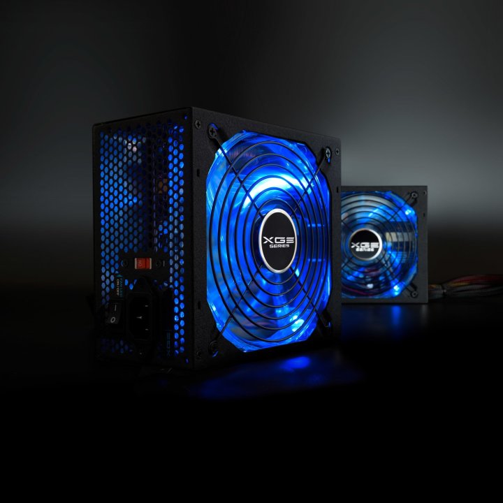 Fuente De Alimentacion Gaming Tooq 700w 80+ Bronze Atx12v V2.31 Apfc 82+ Led On off